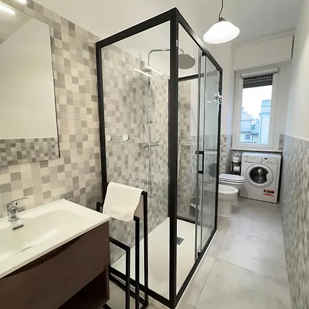 10' Linate Airport, Perfect For Visiting Apartament *